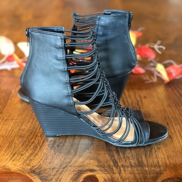 Black strappy sandals - Picture 3 of 7